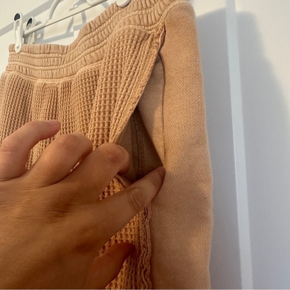 Aerie Tan Waffle Knit Shorts Size Large Women’s - Picture 5 of 9